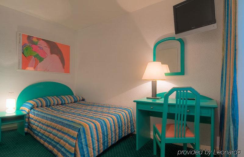Hotel Croix De Malte Paryż Pokój zdjęcie
